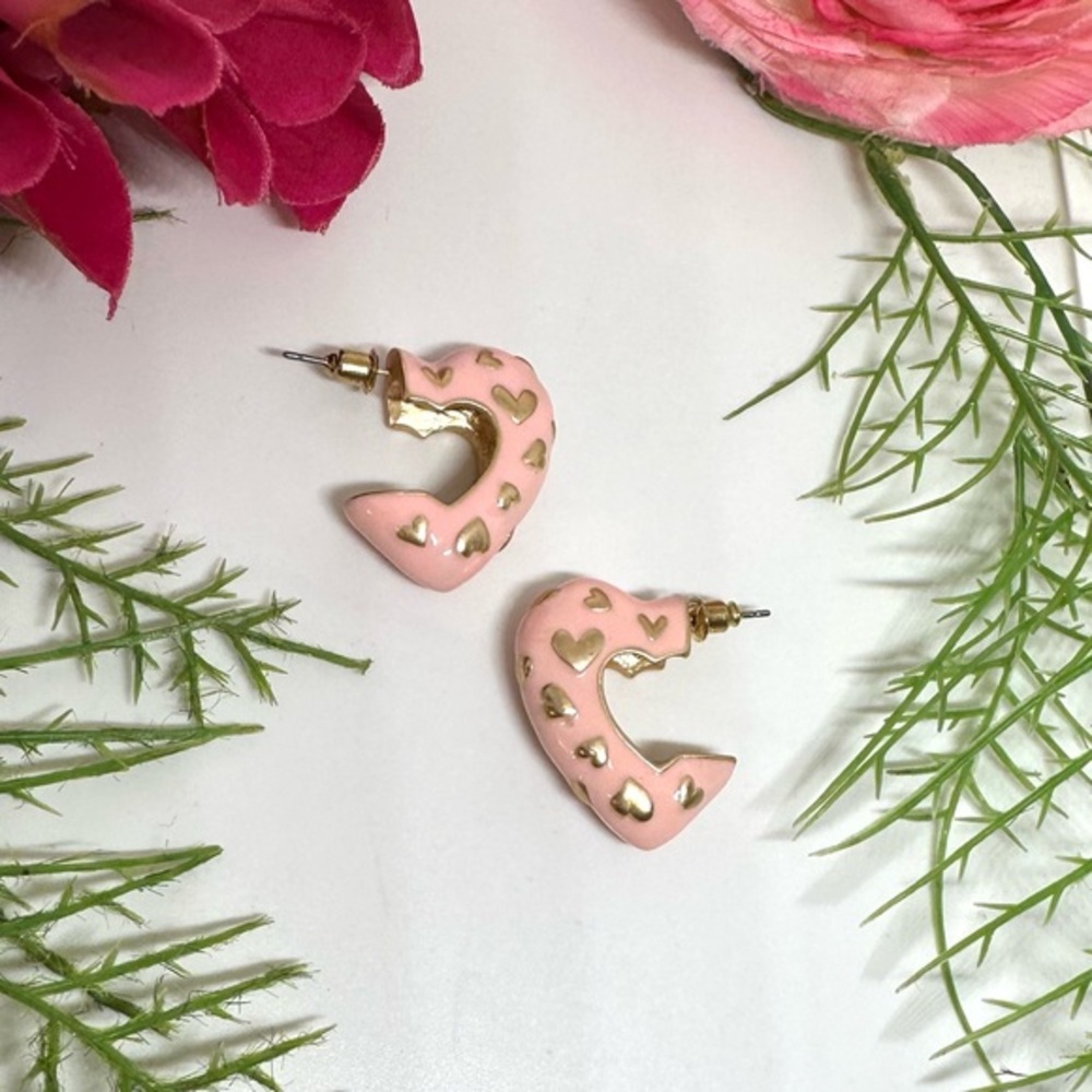 NEW✨Enameled Retro Heart Hoop Earrings
